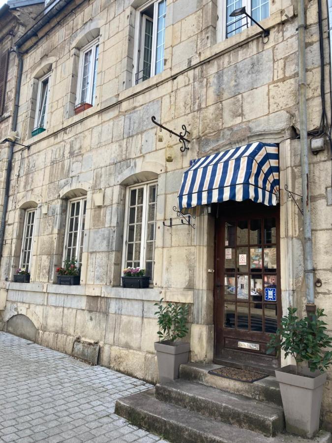 Ancien Hotel Plein De Charme โบม-เลส์-ดามส์ ภายนอก รูปภาพ